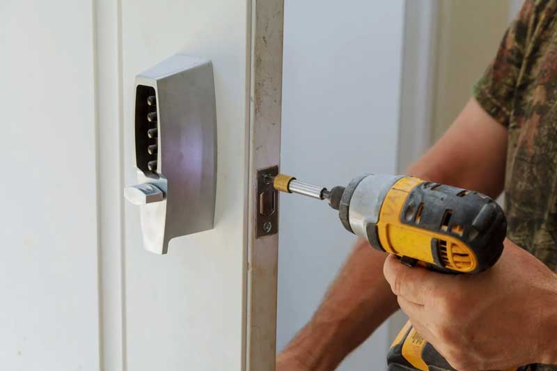 Installing door latch Installing door latch